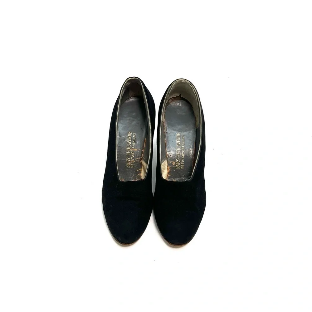 Vintage 1950s black suede classic slip on pumps
